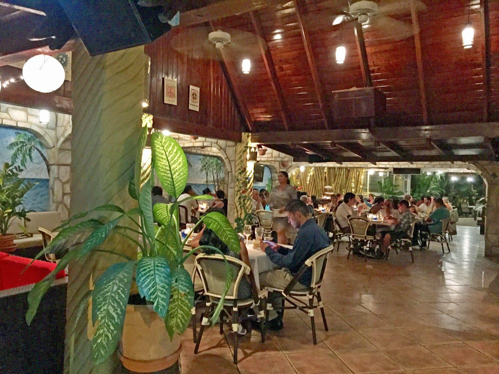 El Sano Banano Beachside Hotel Montezuma Extérieur photo